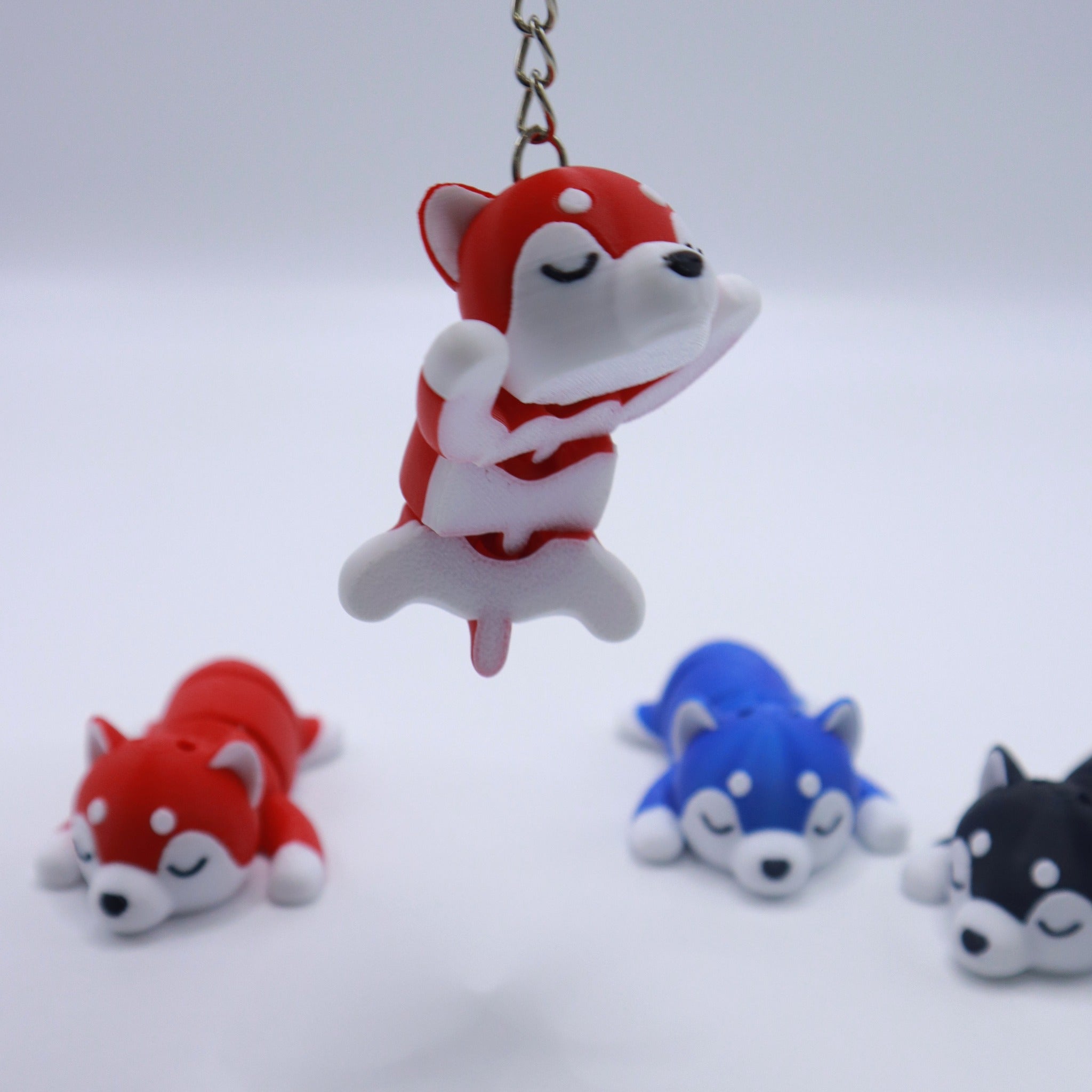 Cute Sleeping Husky - 3D Printed Articulated Keychain for Gifts and Desk Buddies